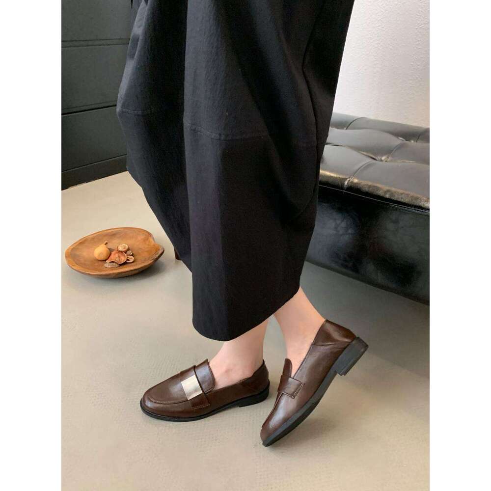 2025 New British Style Low Heel Leather Black Professional Work Shoes Soft Sole Flat Loafers for Women