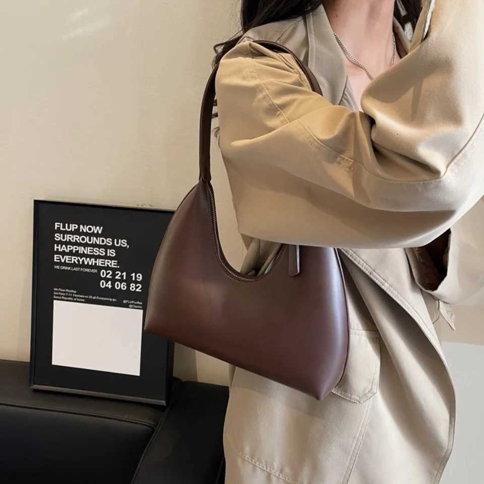 Winter Style Underarm Shoulder Hand Bags for Women PU Leather Armpit Hobo Bag 2025 Luxury Designer Purses and Handbag Small Tote Z250928