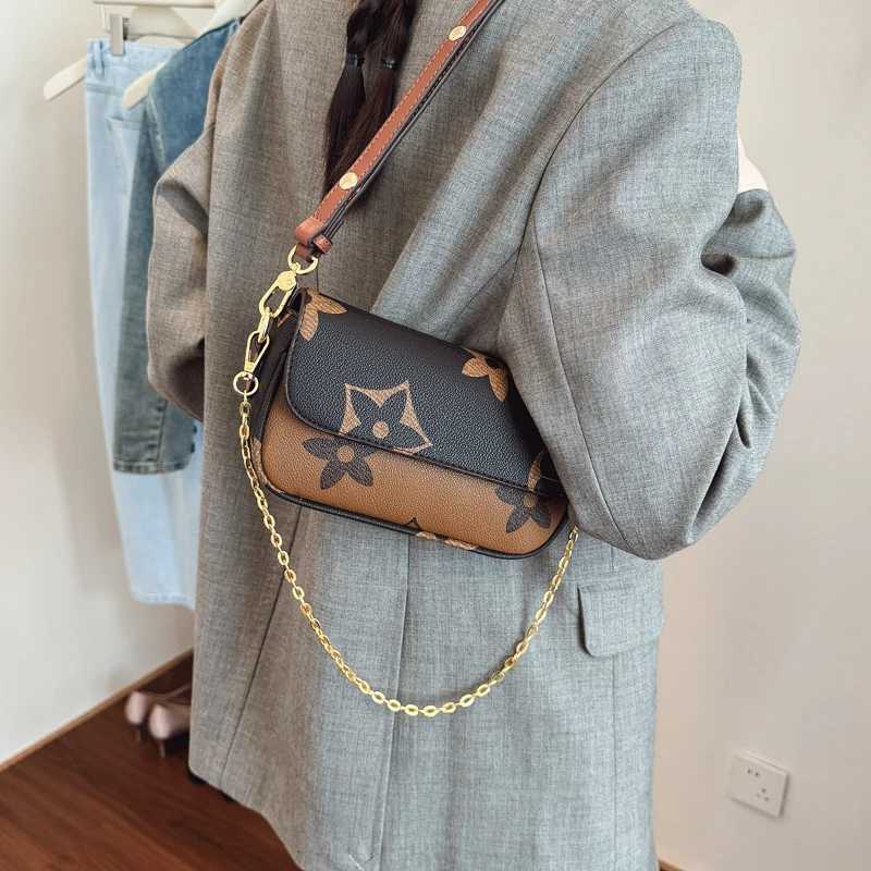 HighQuality Womens Leather Handbag Classic Elegant Design By Famous Luxury Brand For Popular Ladies Fashion Carry Z250928