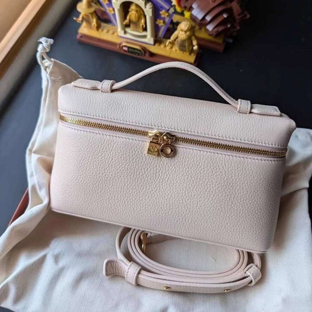 Designer Bags New Women's Lunch Box Handbag Crossbody Fashion Trend Shoulder Y2k Hong Kong Style High End Feeling Storage Bag Hot Selling