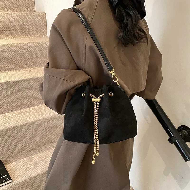 Soft Solid Faux Suede Simple Commuting Crossbody Bags Thread String Womens Handbags 2025 Hot Sale Sewing Sweet Bags for Women L251010