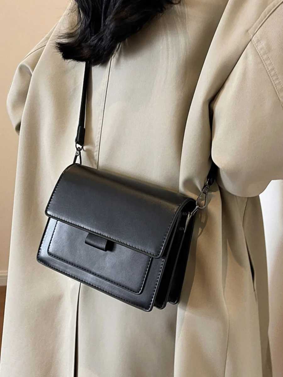 Lizzytsu Vintage Luxury Design Square Bag Easymatch Solid Shoulder Bag Streetwear Korean Crossbody Bag Z250928