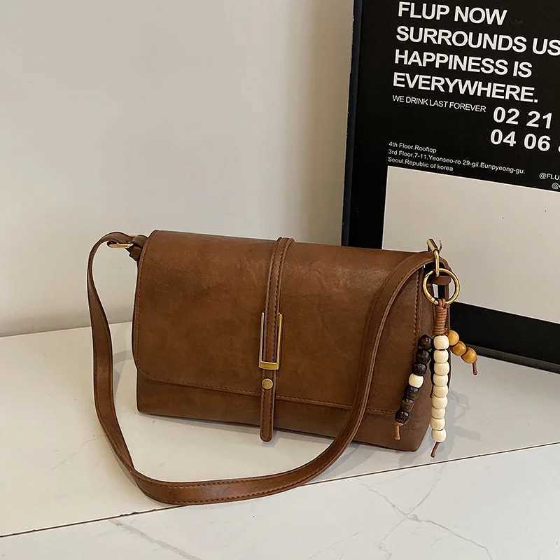 French Retro PU Leather Women Messenger Bag Autumn Simple Fashion Large Capacity One Shoulder Bags Temperament Commuter Handbags Z250928