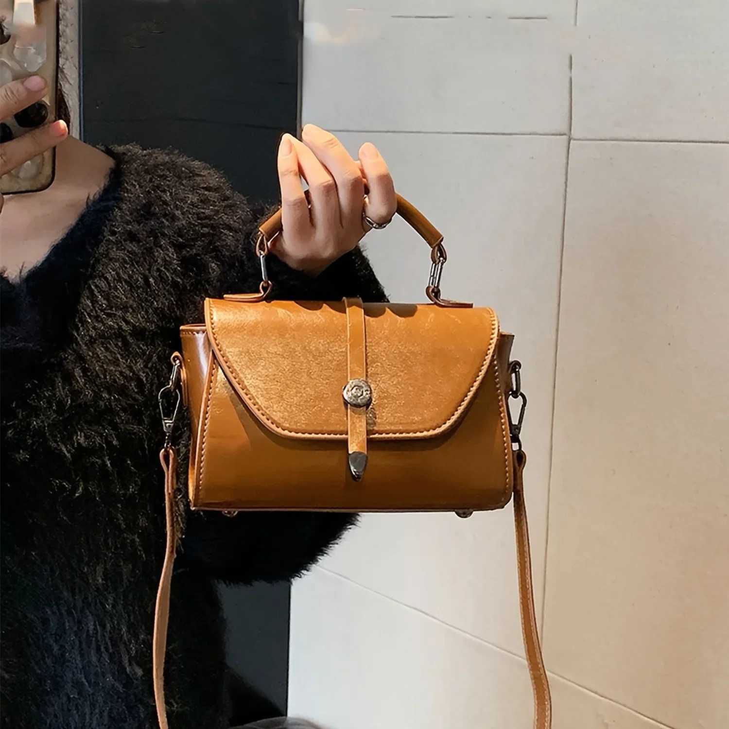 Retro Mini Handbag Crossbody Bag Fashion Purse Womens Statement Accessory Z250928