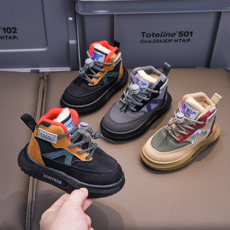 New winter children's snow boots, boys' outdoor thick wool cotton shoes, fashionable anti slip children's boots, designer shoes