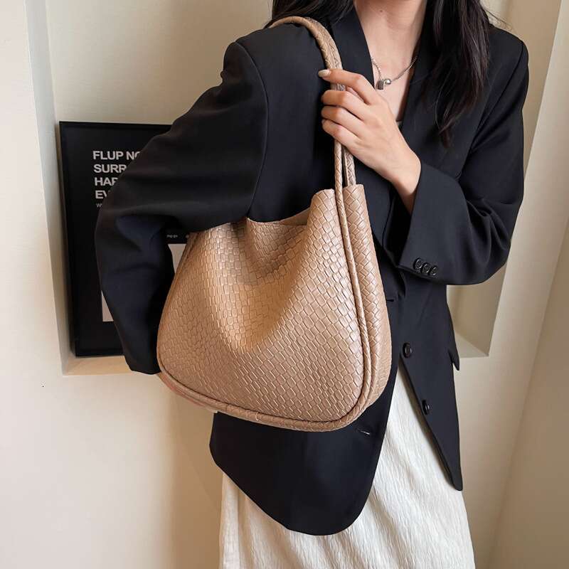 Women Handbag Large Capacity Handbag Europe And The United States Retro Fashion Handheld Large Capacity Female Simple Tote Niche Texture Sh