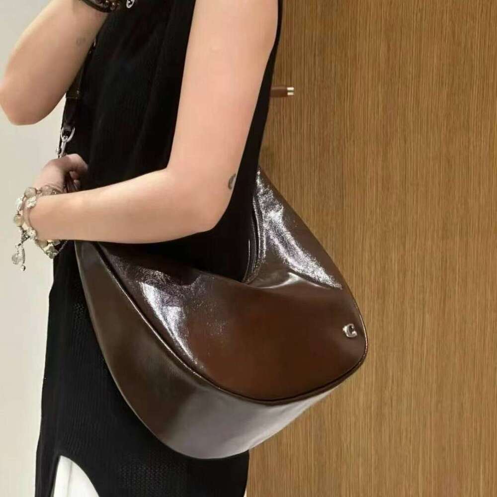 designer bag Luxury bag New Juliet Sling Crescent Handheld Crossbody Shoulder Oil Wax Leather Large Capacity Women's Bag