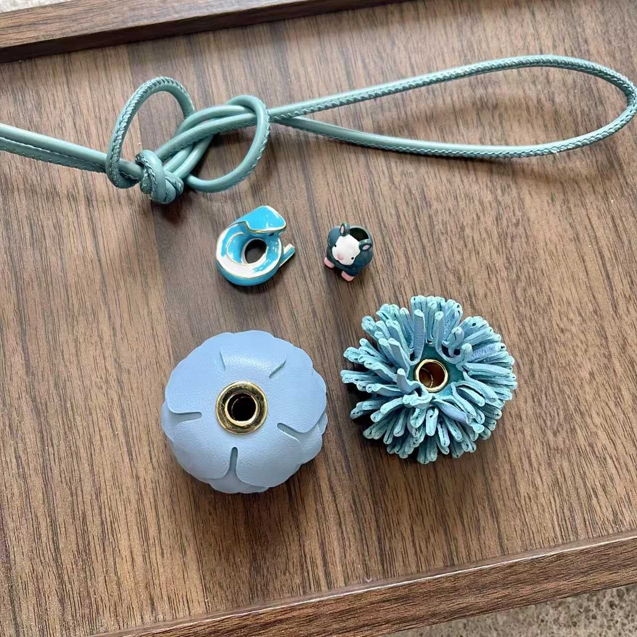 Luxury Cute Animal Leather Pendant DIY Kit Make Your Own Beaded Bag Charm Car Hanging Ornament Y250928