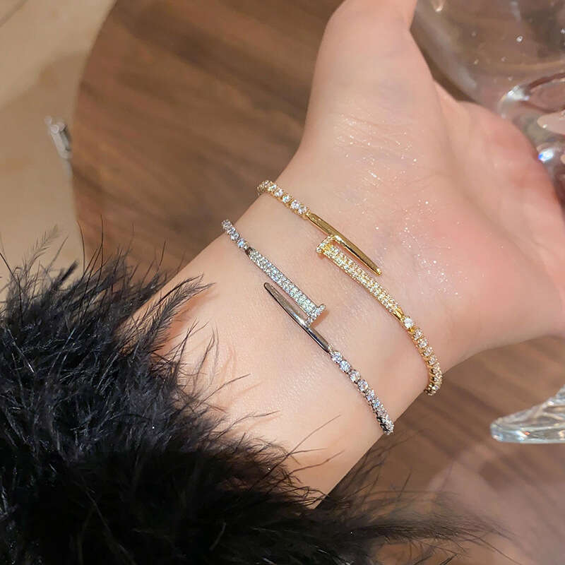 Bracelet Designer Luxury jewelry for women Zircon inlay charm chain copper plated with 18K gold Exquisite High-end Elegant and fashion Festival Holiday gifts