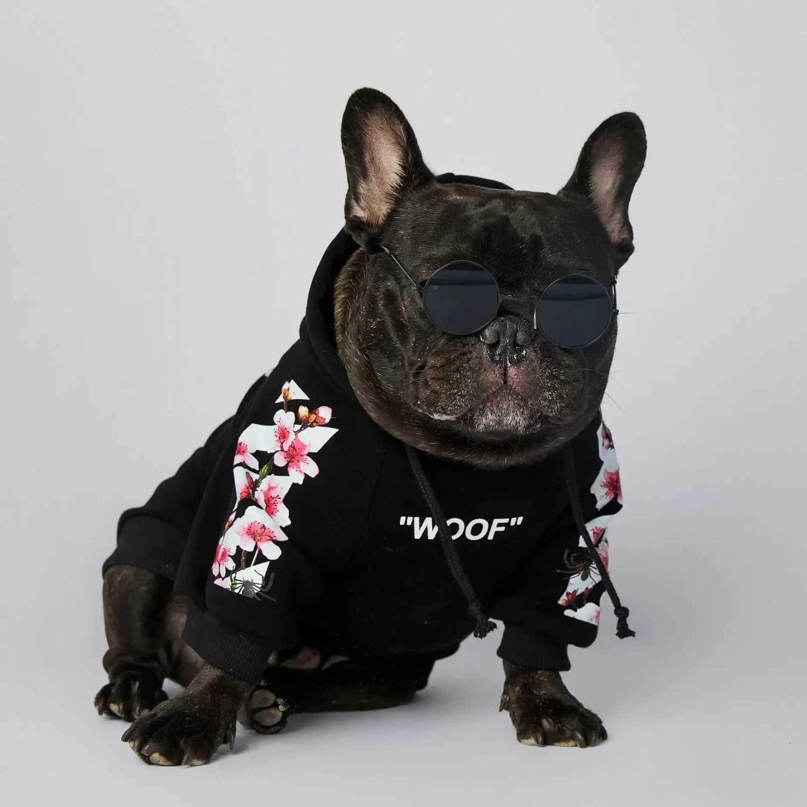 NONOR Dog Clothes WOOF Fashion Sakura Dog et Pet Dog Hoodies Winter French Bulldog Pugs Sports Dog et M4XL X250928