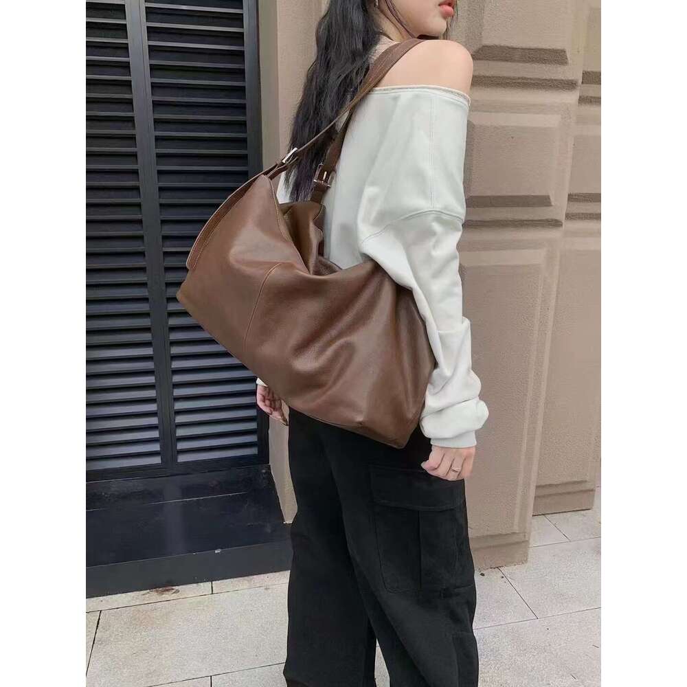 designer bag Luxury bag Top Layer Vegetable Tanned Leather Tote Bag for Women, Capacity Commuter Shoulder Underarm Travel Large Bag, 2025 Fashion New 