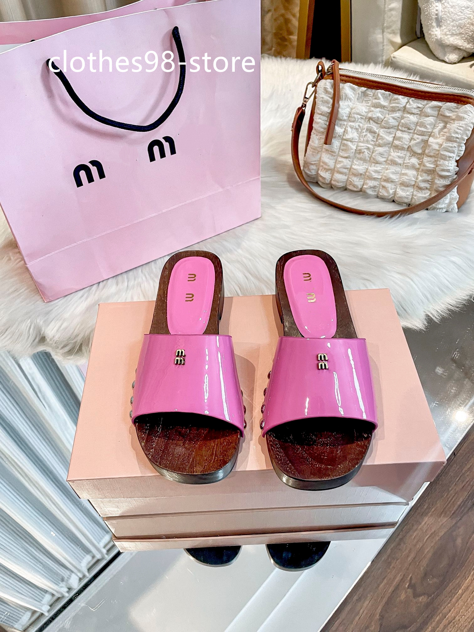 Designer sandals Slippers Women Summer Beach luxury sandals Leather sandals High Quality Luxury Slides black white sandals Holiday sandals