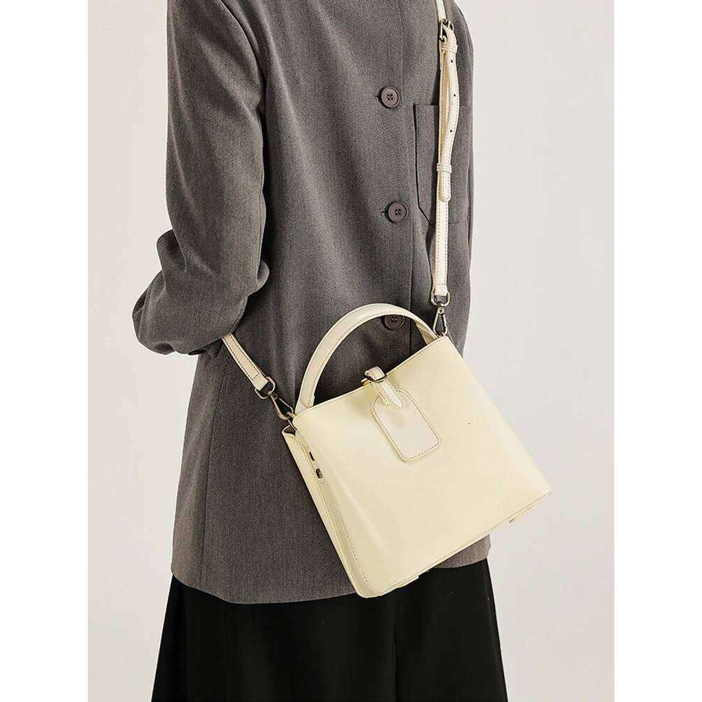 Women's Natural Cow Leather Shoulder Bag Ladies Retro Soft Cowhide Office Handbags Female Fashion Design Crossbody Bags Suotong2509