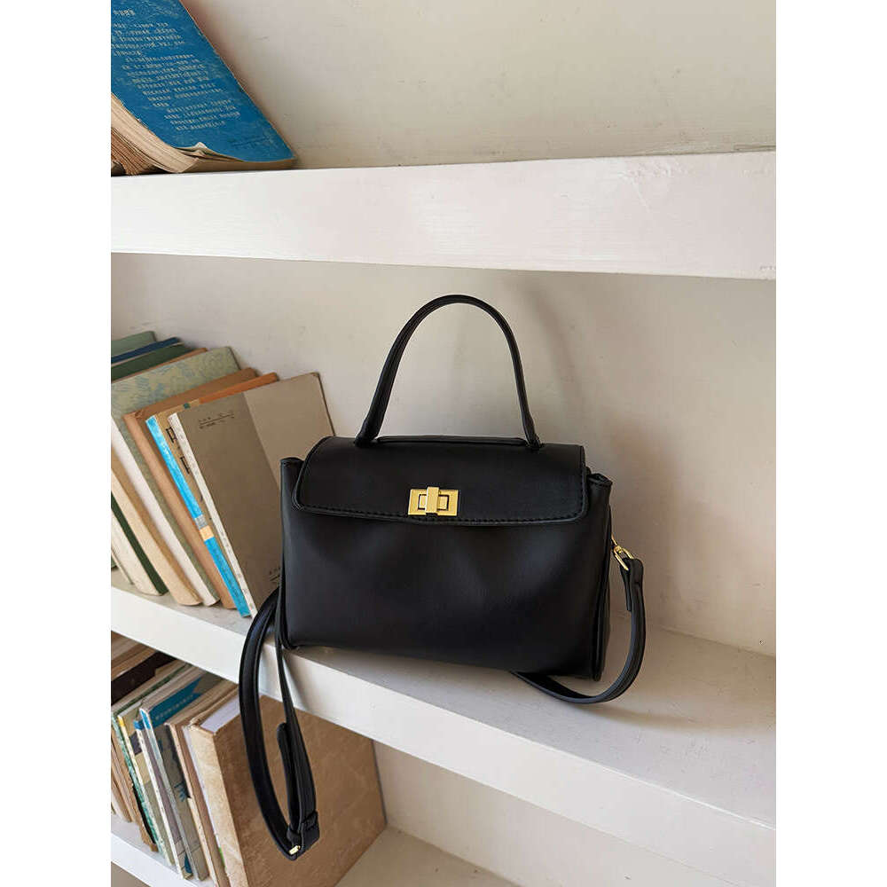 Best Seller Designer Bag Soft PU Leather Handbag 2025 New Fashion Single Shoulder Cssbody Women's Versatile Commuter Small Square Bag