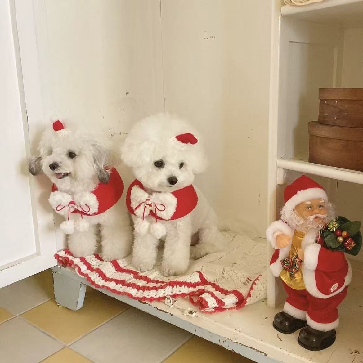 T1350 ins Christmas new cute bow cloak cape pet cat dog pet scarf bib decoration foreign trade