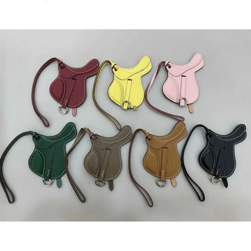 Luxury High Quality Bag Charm Saddle Bag Pendant Cute Car Key Chain Luxury Handmade Genuine Leather Sheepskin Bags Accessories Y250929as
