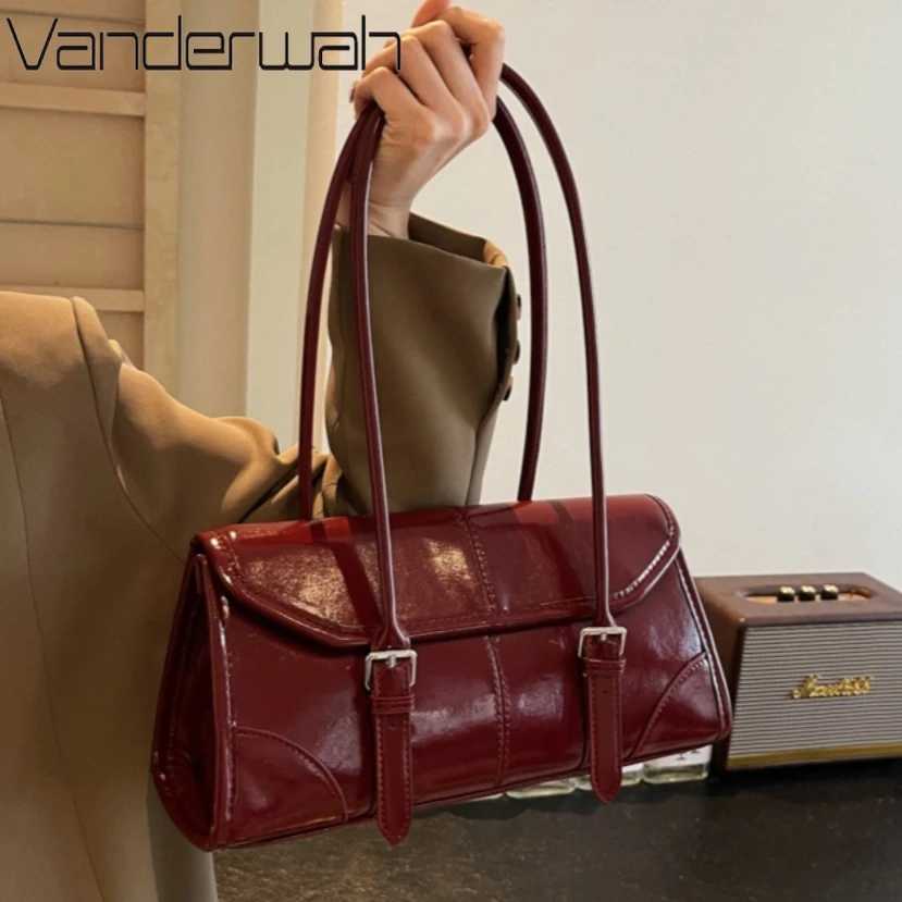 Highend Oil Wax Leather Underarm Bag Elegant Womens Magnetic Buckle Shoulder Bag Commuter Versatile Ladies Casual Tote Bags Z250928