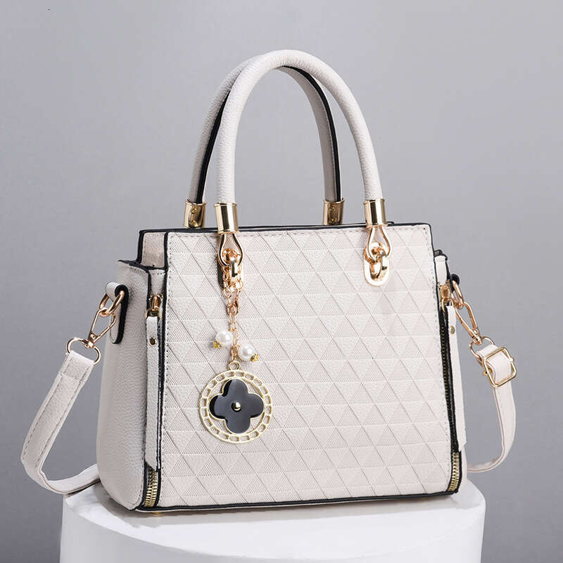 Korean Style Women's Large Capacity Bag 2025 New Trendy Fashion Versatile Shoulder Crossbody Handbag