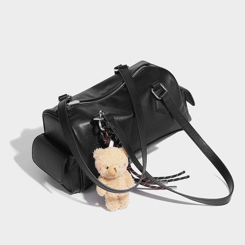 Small and versatile one shoulder bowling bag, teddy bear doll, hanging ornament, large capacity commuting handheld
