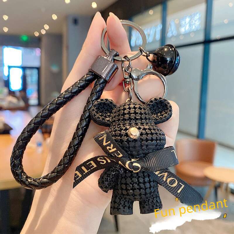 New Resin Yarn Bear Keychain for Women, Exquisite Car and Backpack Pendant, Fashionable Couple Bag Charm, Small Gift