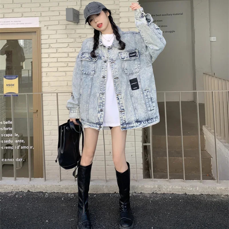 2025 Vintage Distressed Denim Jackets Women Korean Style Loose Jean Jacket Fashion Long Sleeve Oversized Coats Woman 250811A
