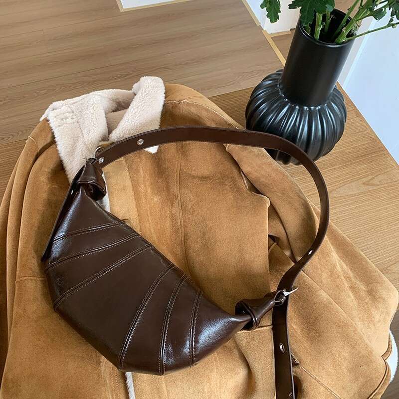 Best Seller Designer Bag Coffee Color Horn Women Underarm Autumn Winter 2025 New Fashion Korean Versatile Cssbody Dumpling Bag