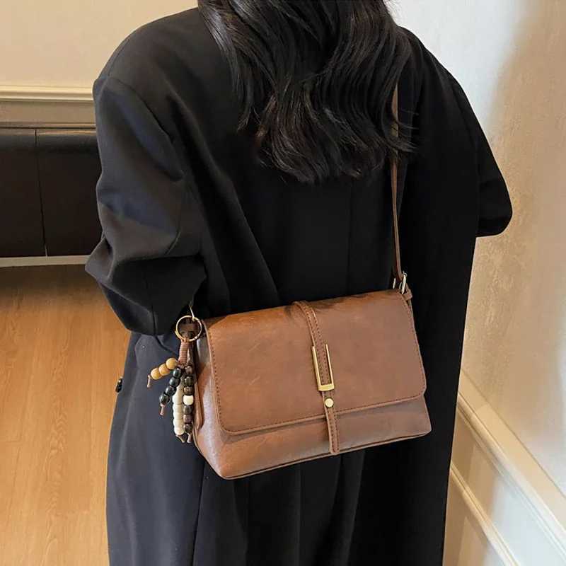 French Retro PU Leather Women Messenger Bag Autumn Simple Fashion Large Capacity One Shoulder Bags Temperament Commuter Handbags Z250928