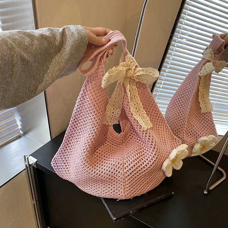 Korean Womens Hollow Woven Shoulder Bags Braided Bag Tote Bag Lazy Style Knitted Hollow Flower Summer Mesh Beach Bag Z250928