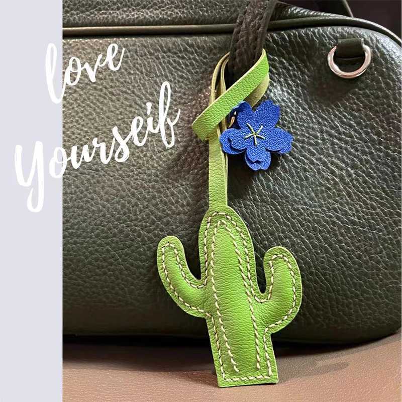 Luxury Genuine Leather Tulip Bag Pendant Handmade Cowhide Cute Pendant Gift Amazing Cactus Design Bag Pendant Red Blue Flower Keychain Y250929as