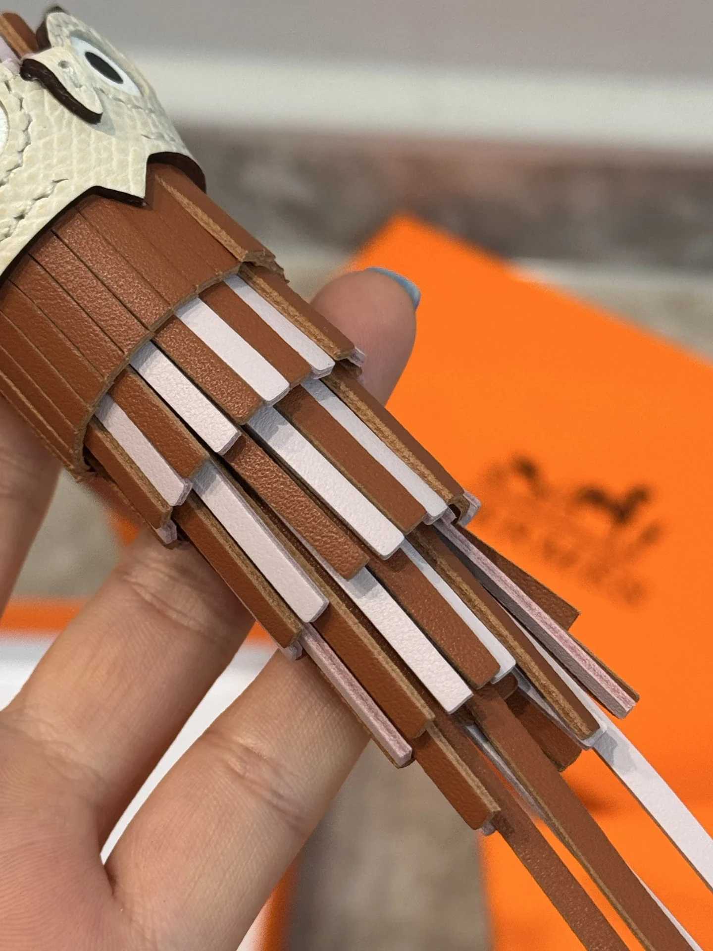 Luxury Highend Fashion Owl Bag Pendant Keychain Brand New Small and Exquisite Match Various Bags Handmade Men and Women Luxury Gifts Y250929as