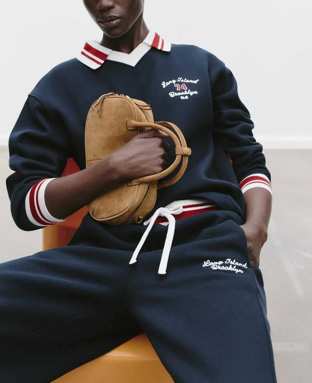 MINI DOUBLE HANDLE SUEDE BAG Luxury Design New in Handbags Womens Casual Baguette Bag with Removable Crossbody Strap Z250928