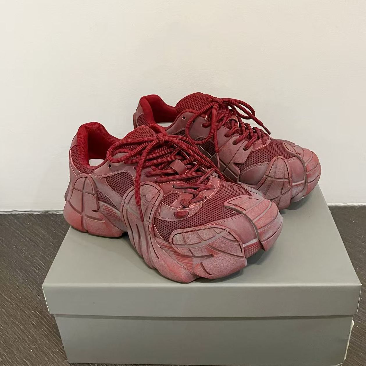 Designer Thick soled Retro Octopus Washed Retro Fashion 2025 New Multi functional Casual Sports Dad Shoes