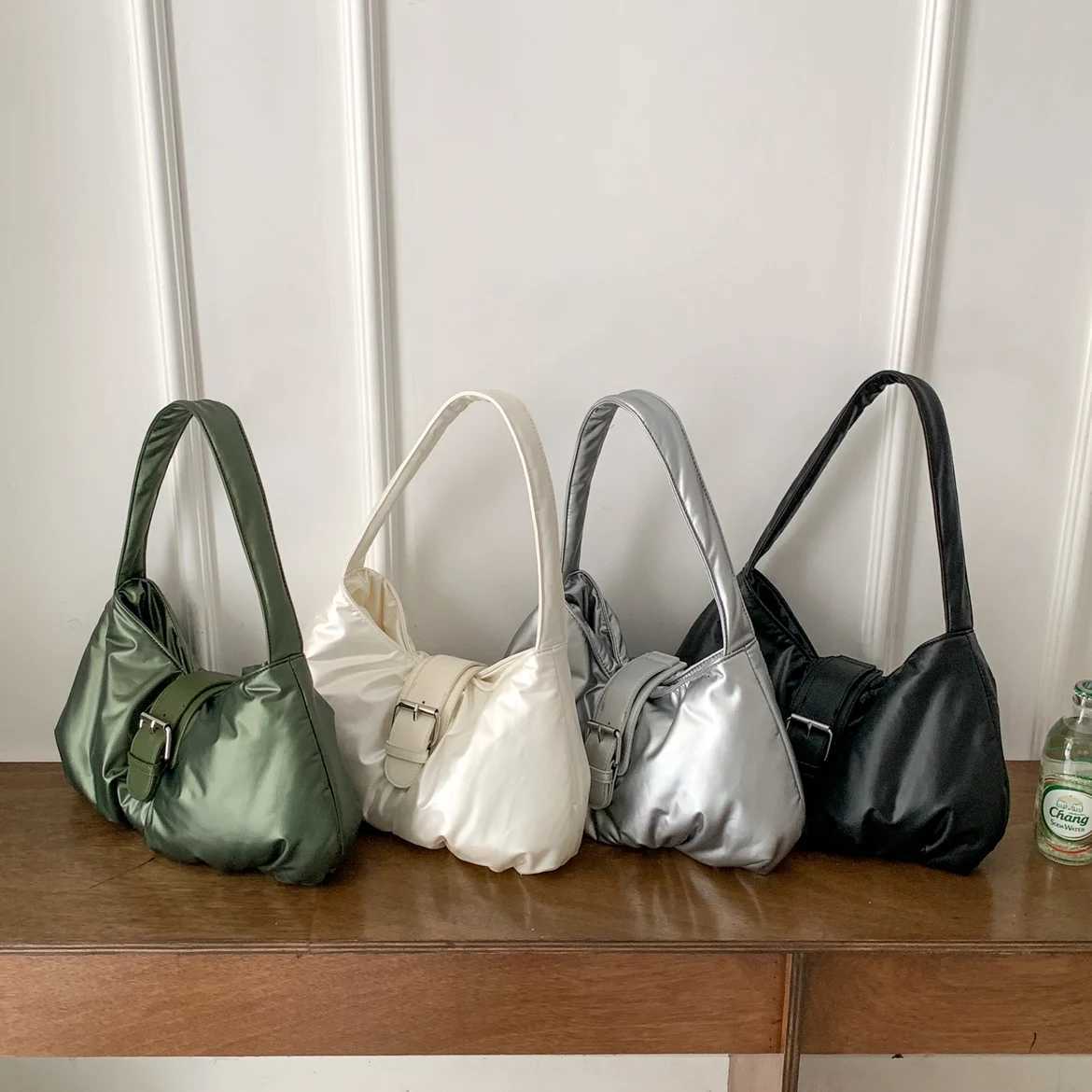 Silver Underarm Space Bag oulder Bag Faionable mat Design Early Autumn New Sle HighEnd Feel Small Design Z250928