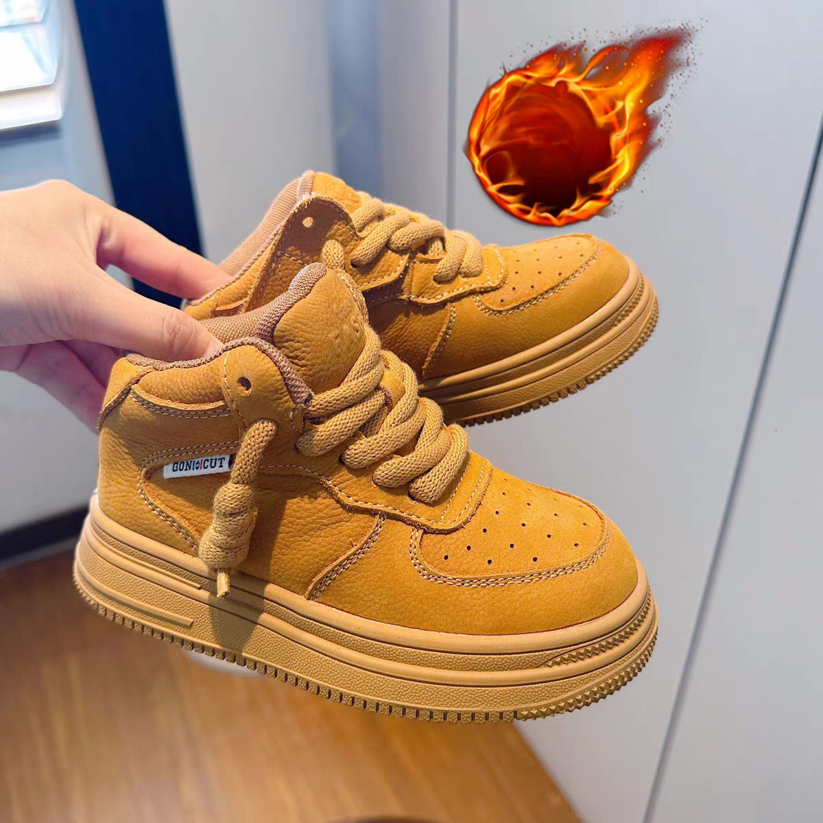 Autumn and winter new cotton lined leather children's Martin boots, yellow boots, boys' non slip short boots, fashionable designer shoes