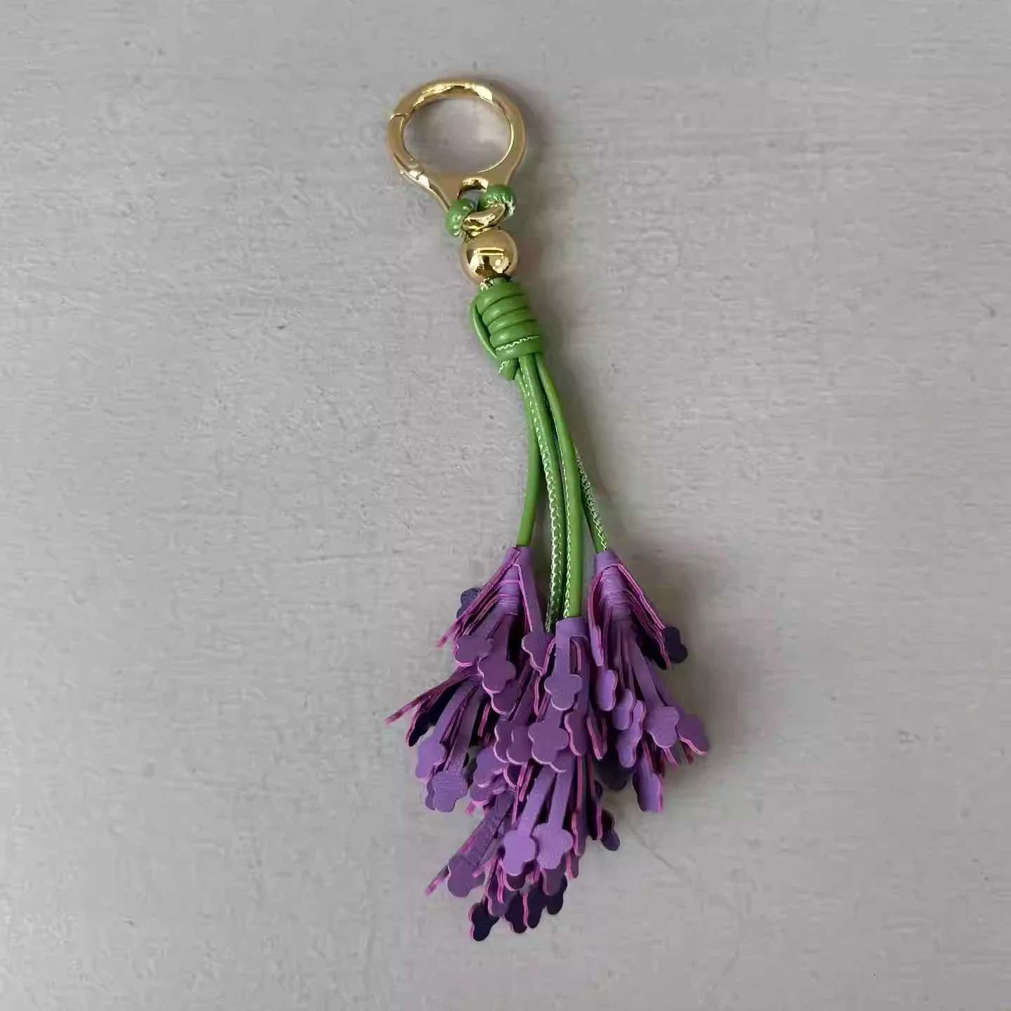 Luxury Lavender Leather Bag Charm Tomato Purple Flower Keychain Bag Pendant Luxury Decoration High Quality Girl Gift Bag Accessories Y250928as