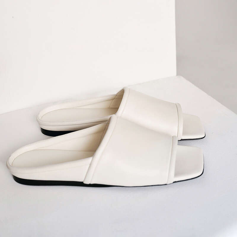 Genuine Leather Niche Beach Casual Wide Flat for Women 2025 New Simple Versatile Sandals