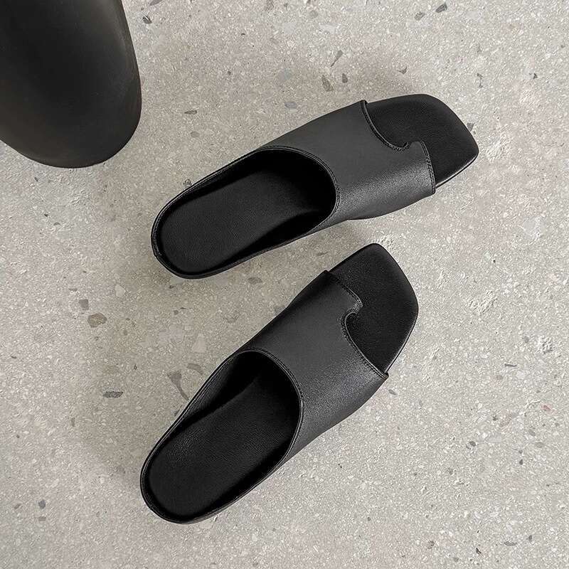 Cowhide Version Niche Toe-Post One-Strap for Women Outdoor Wear 2025 New Fashion Flat Sandals