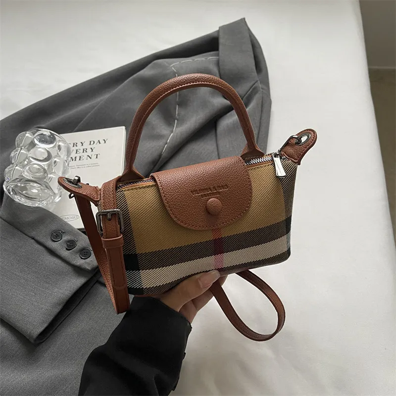 Light Luxury Handbag For Women 2024 New Autumn Winter Large Capacity Commuter Shoulder Crossbody Bag