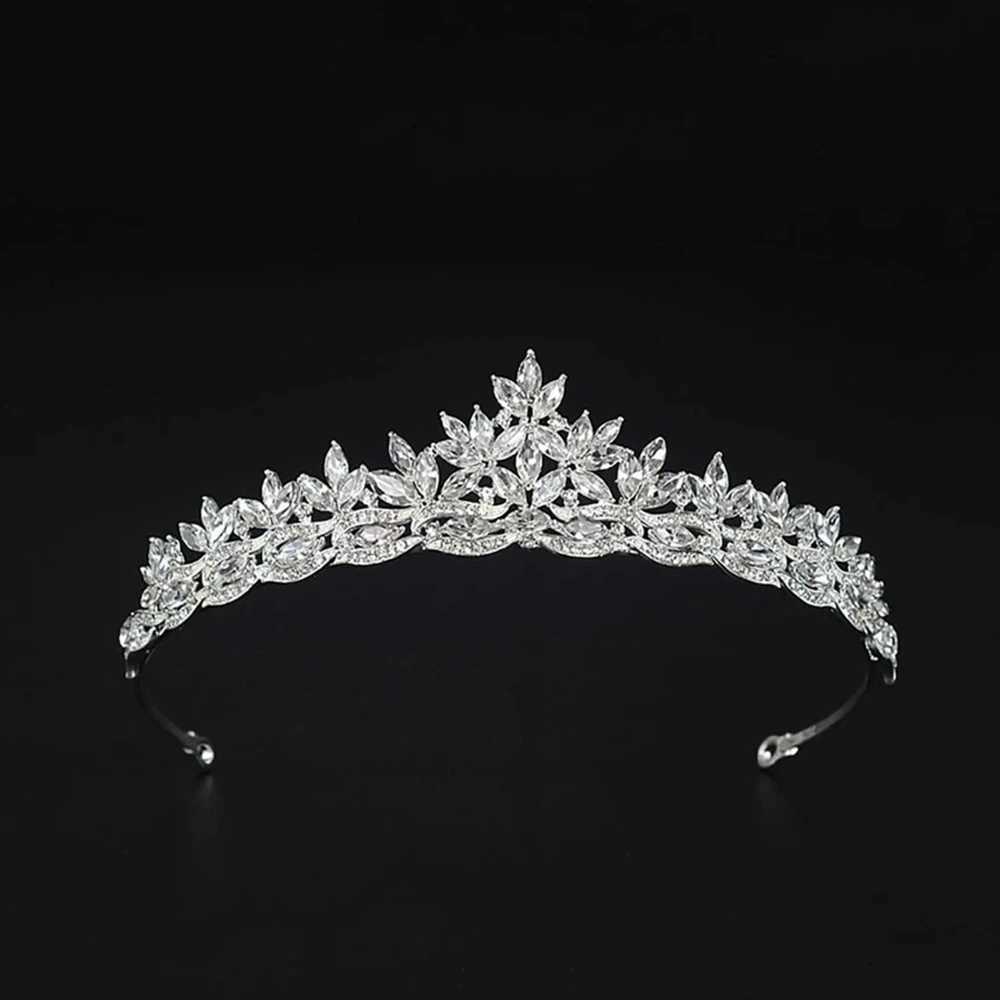 1pc Birthday Hair cessory Crystal Brides Wedding cessory Elegant Silver Crown Party Holiday Gift Luxurious Womens Headwear L250928Y06Y