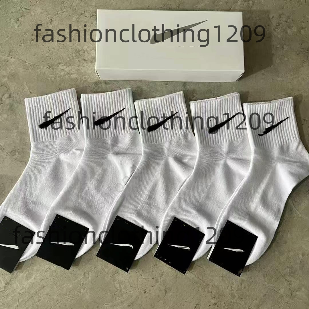 5 pairs/Designer low, medium and high waist solid black, white and gray breathable cotton socks letter breathable jogging, basketball and football sports socks1-1