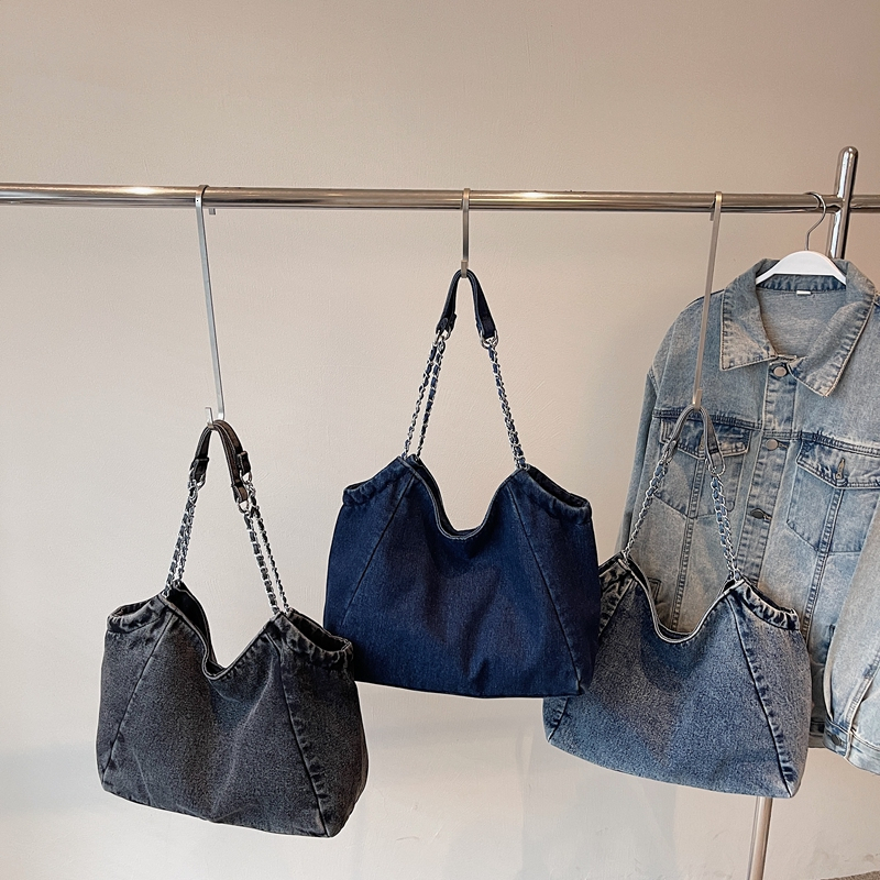Casual Large Capacity Denim Tote for Women 2025 New Chain Single Shoulder Commuter Underarm Student Class Bag