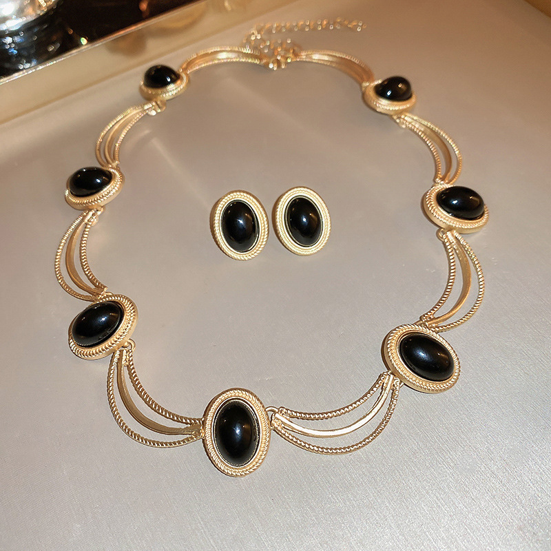 Silver Needle Oval Geometric Necklace Set French Court Light Luxury Medieval Style Earrings