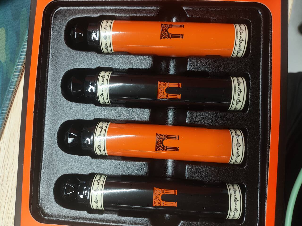 Lipstick folding soft-bristled toothbrush for business trips and travel Couples set High-end gift box for both men and women