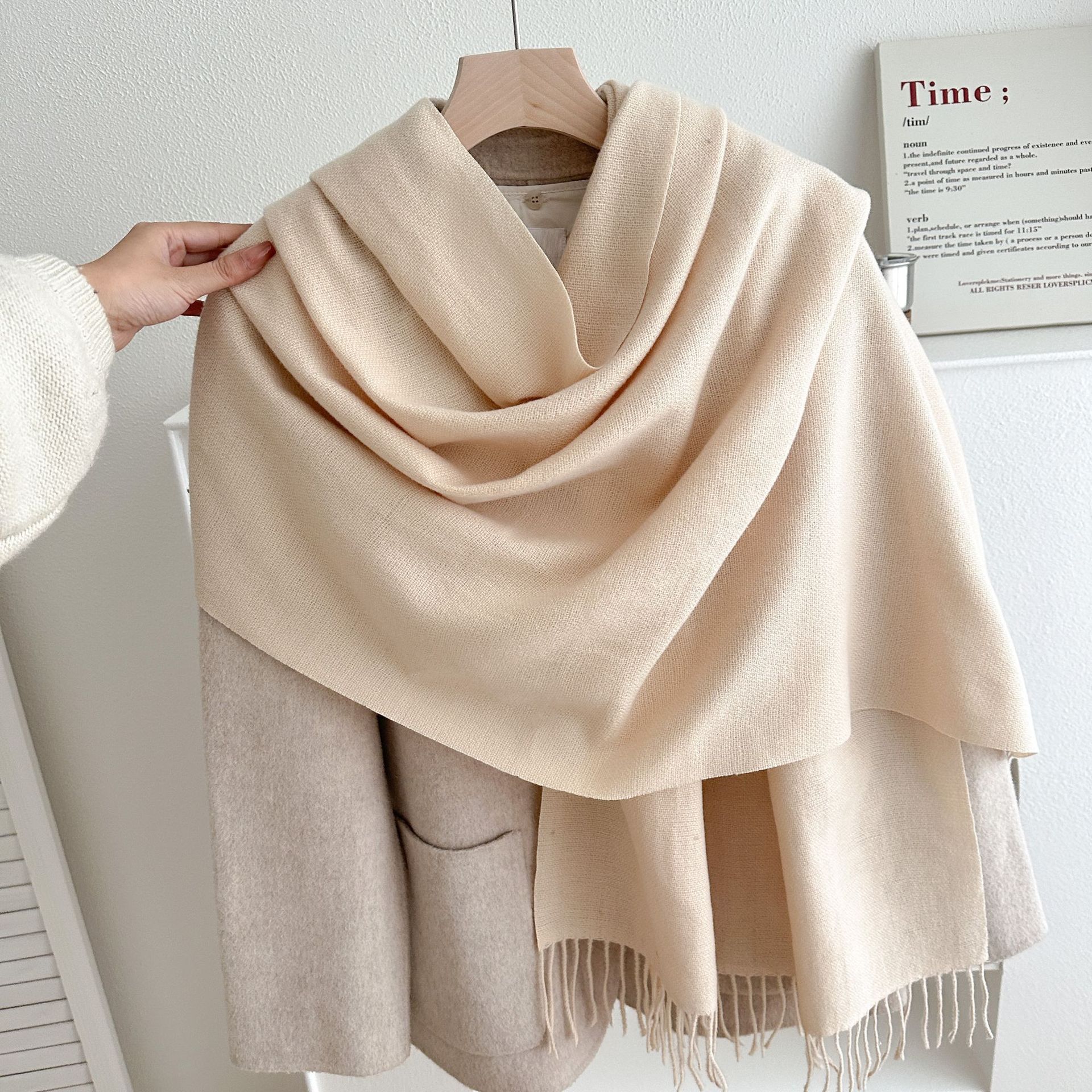 K1977 New solid color tassel scarf for men and women in autumn and winter thickened versatile high-end shawl imitation cashmere fashionable scarf spot