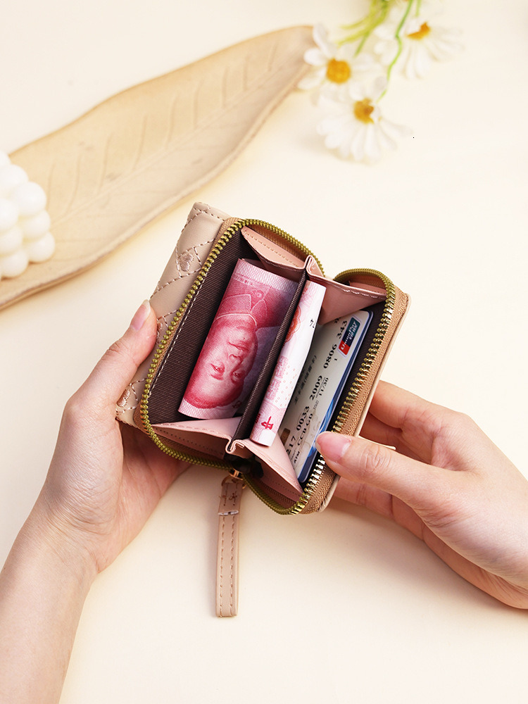 Women's Short Wallet Ins Women's Korean Edition Fashion Embroidery Love Student Zero Wallet 30% Off Card Bag