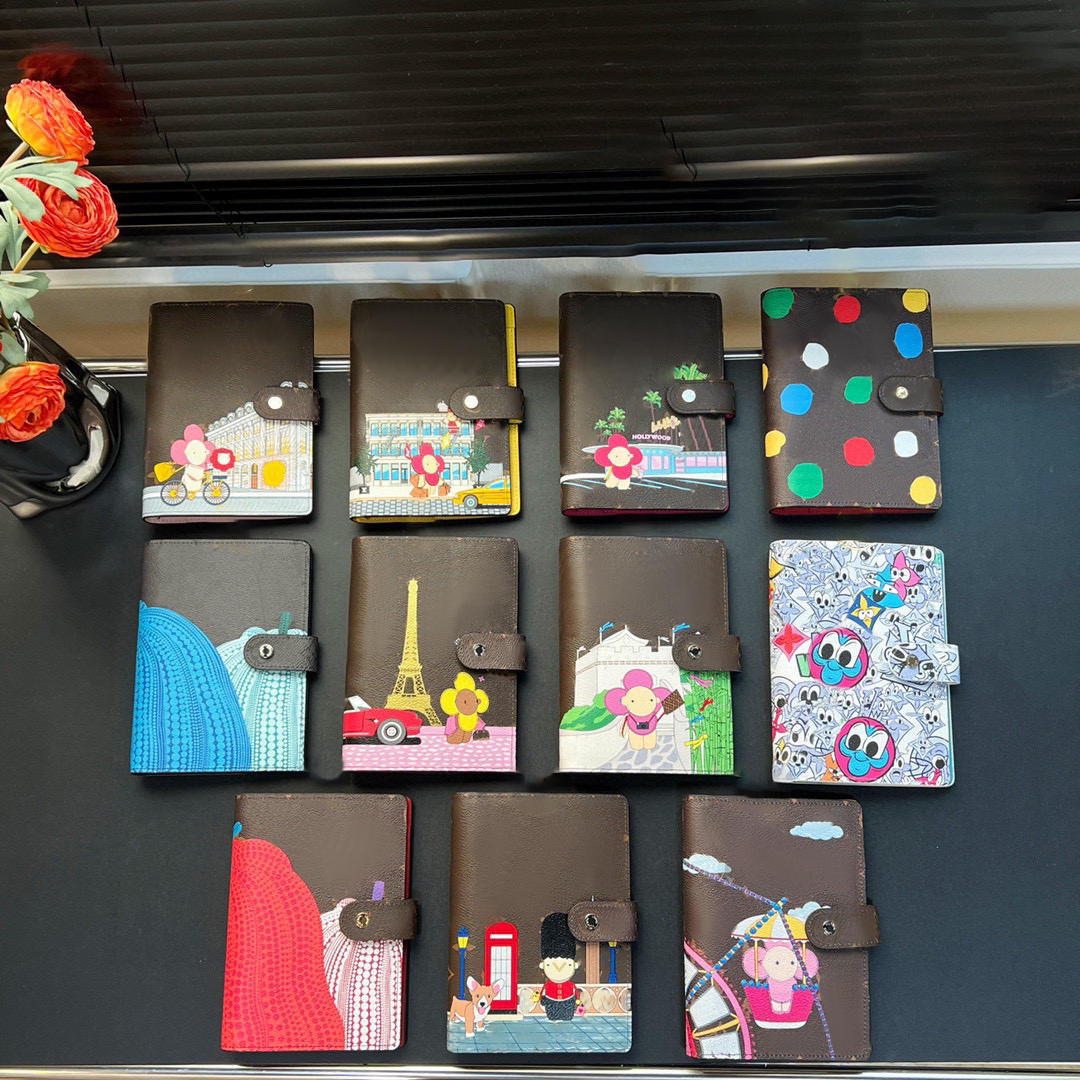 Designer Notebook Cover Wallet Credit Card Case Men Women Cartoon Notebook Diary Work Meeting Note Calendar Luxury Handbooks Passport Holder High Quality 15cm*21cm