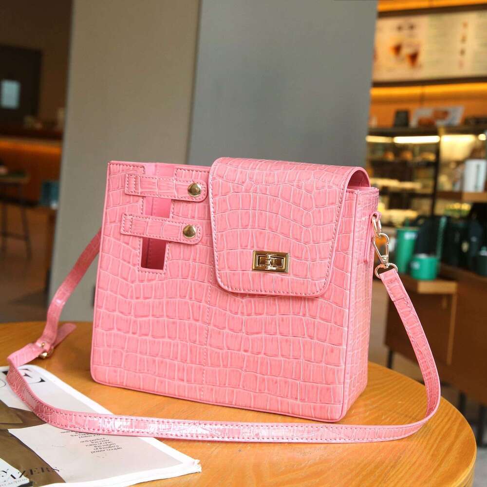 Portable Drink Bottle Water Trendy New Niche Design Large Insulated Cup Commuter Bag Single Shoulder Crossbody