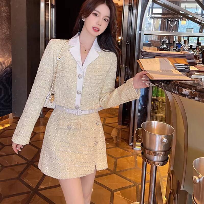 American Elegant Fashion Short Coat Slim Fit Half Skirt Two Piece VNeck Small Fragrant Tweed Autumn 2023 New Set