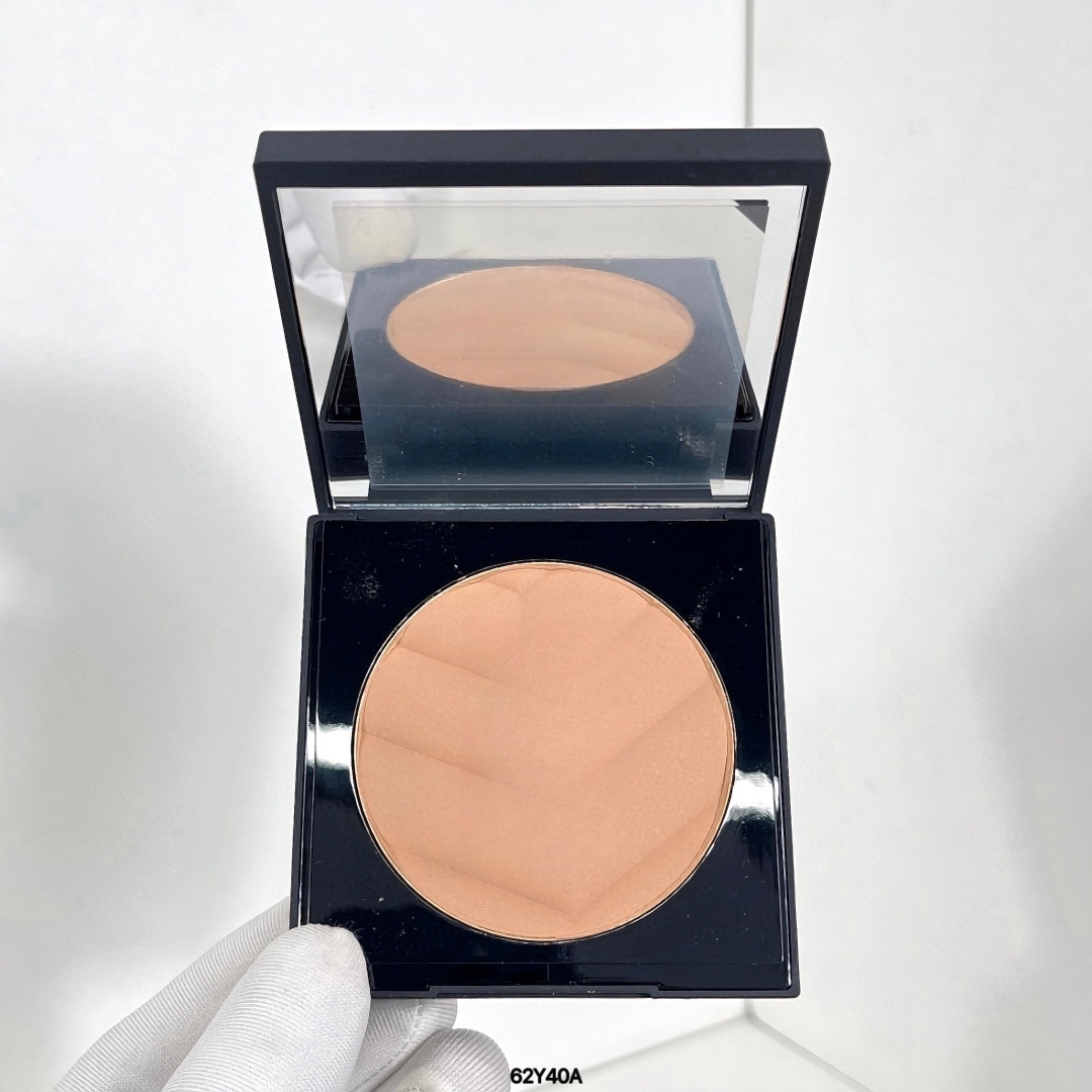 Designer Brand makeup Beauty bronzers pressed powder compact Nature leather 7.5g Girl Luxury Makeup Powder Top quality Cosmetics