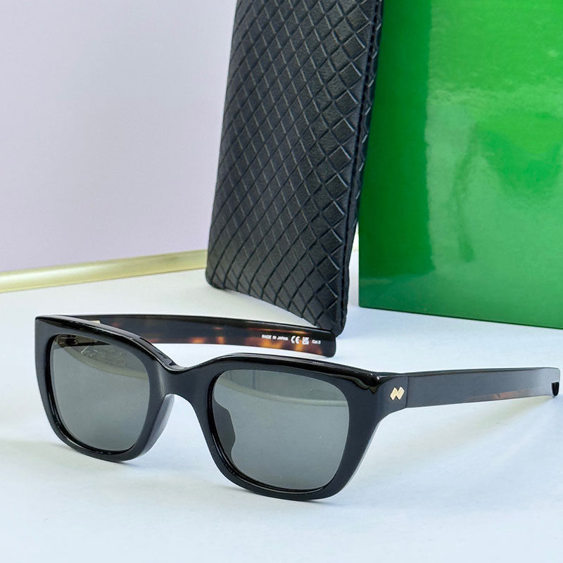 Designer Lady Square Acetate Frame 26SS New fashion styles Women fashionable square classic glasses with box 1393